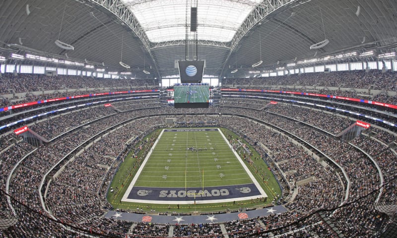 Sân vận động mái che dạng hình vòm lớn nhất Hoa Kỳ